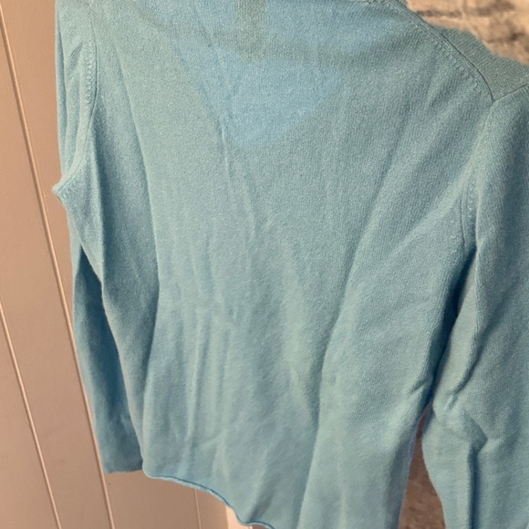 Garnet Hill Powder blue Long Sleeve V-Neck Cashmere Sweater - Picture 4 of 4